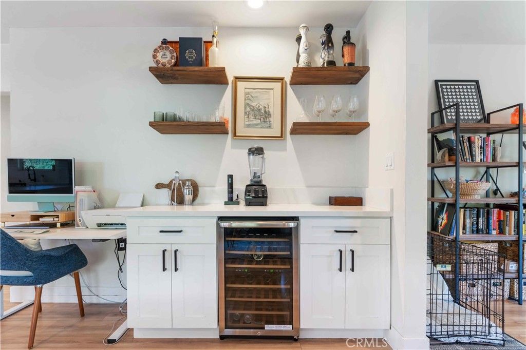 Image 8 of property listing at 5824 Compass Drive, Los Angeles, CA 90045