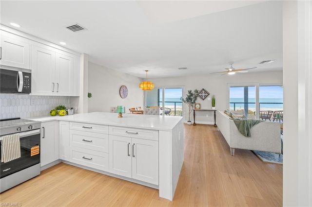 1341 Middle Gulf DR 5C, Sanibel, FL 33957