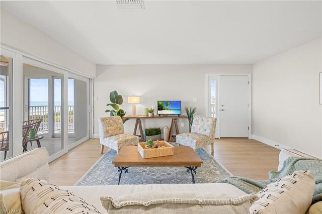 1341 Middle Gulf DR 5C, Sanibel, FL 33957
