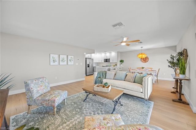 1341 Middle Gulf DR 5C, Sanibel, FL 33957