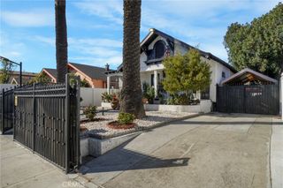 919 919 1/2 W 49th, Los Angeles, CA 90037