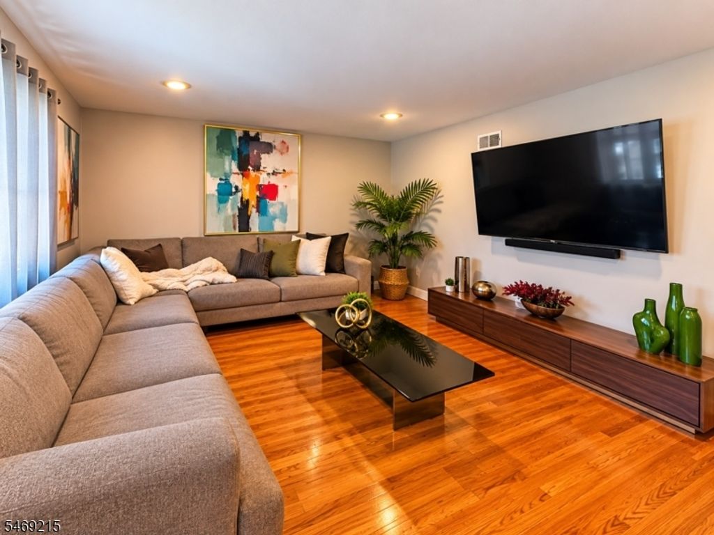 395 E 23Rd St, Paterson City, NJ 07514 — photo 5