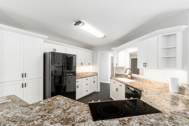 6 Reata Way, Hot Springs Village, AR 71909