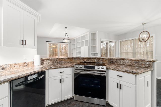 6 Reata Way, Hot Springs Village, AR 71909