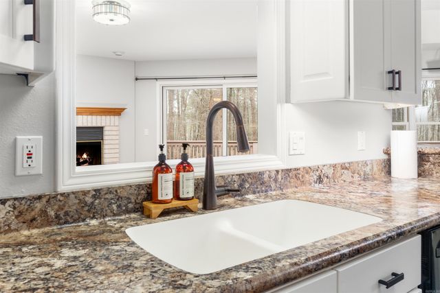 6 Reata Way, Hot Springs Village, AR 71909