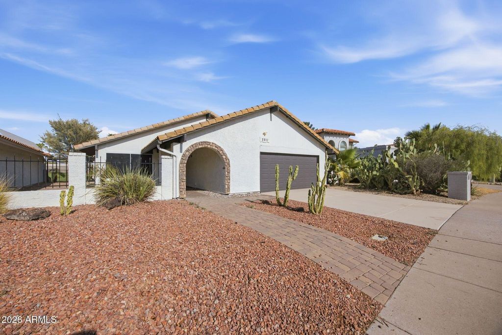 2211 S EL MARINO --, Mesa, AZ 85202 — photo 2
