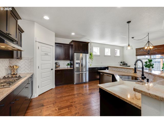 4021 Sw EASTWOOD Ave, Gresham, OR 97080