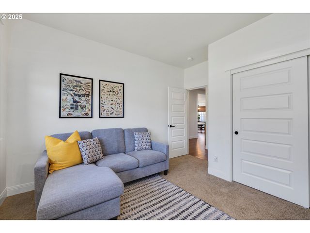 4021 Sw EASTWOOD Ave, Gresham, OR 97080