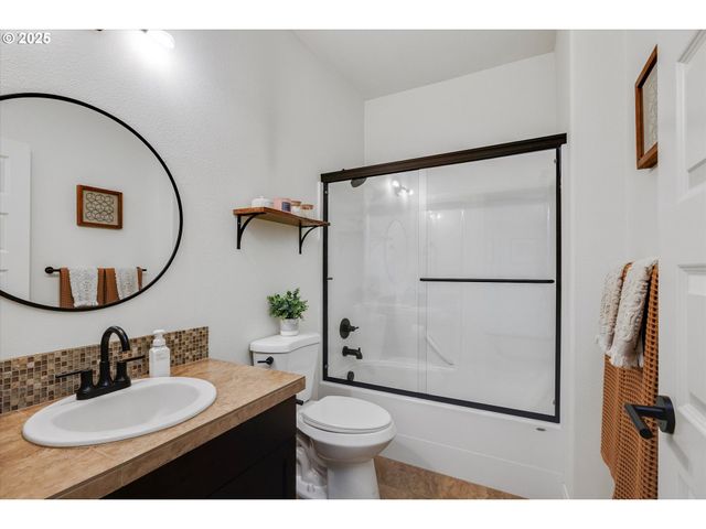 4021 Sw EASTWOOD Ave, Gresham, OR 97080