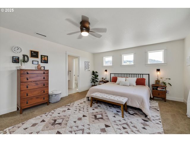 4021 Sw EASTWOOD Ave, Gresham, OR 97080