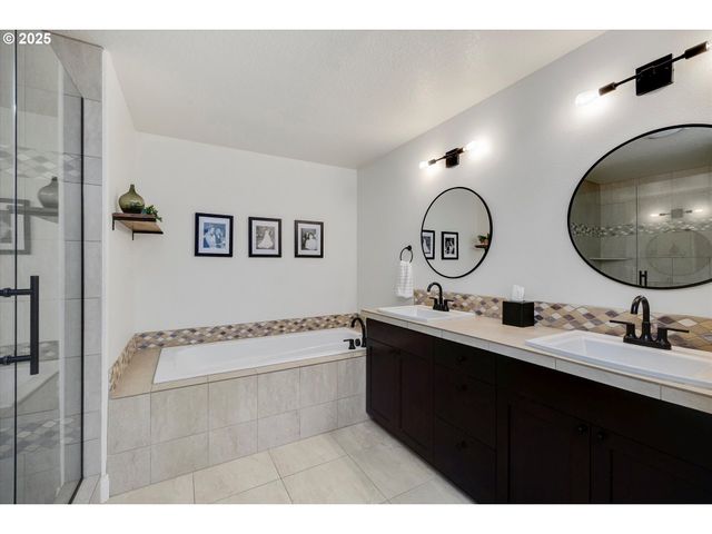 4021 Sw EASTWOOD Ave, Gresham, OR 97080