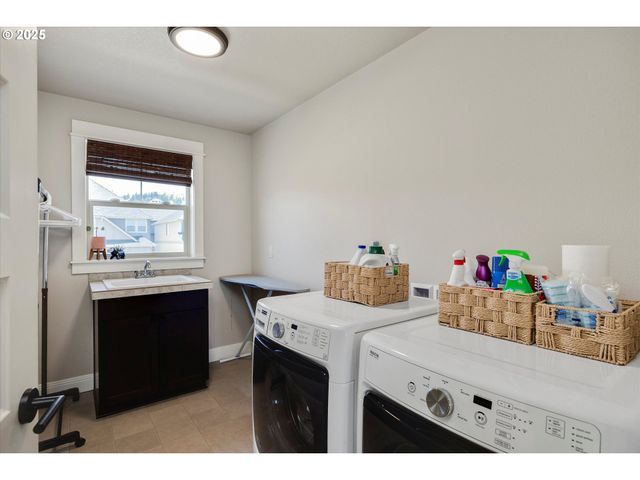 4021 Sw EASTWOOD Ave, Gresham, OR 97080