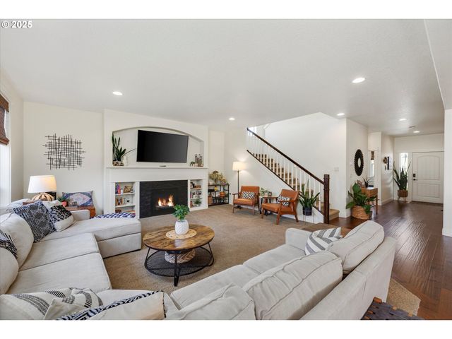 4021 Sw EASTWOOD Ave, Gresham, OR 97080