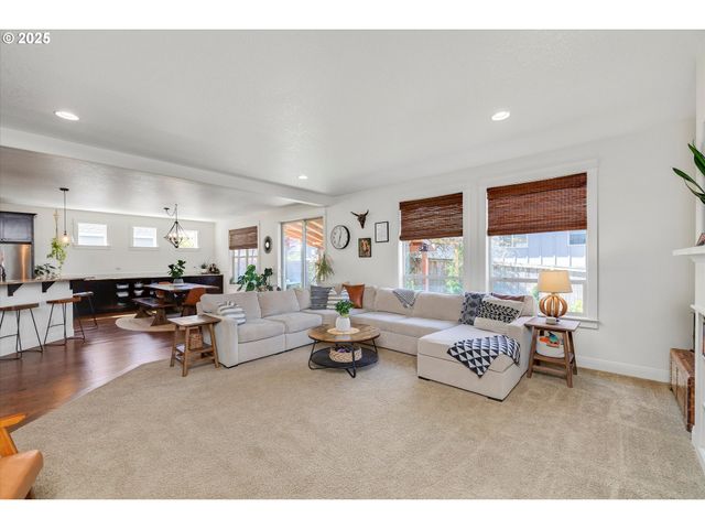 4021 Sw EASTWOOD Ave, Gresham, OR 97080