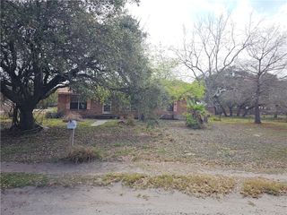 261 N 11th St, Aransas Pass, TX 78336