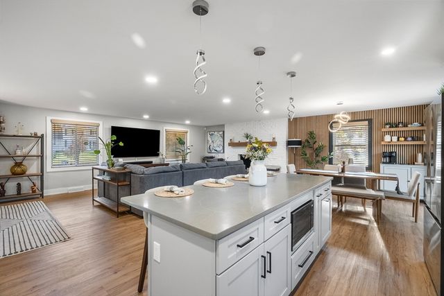 3 Robin Drive, Hudson, NH 03051