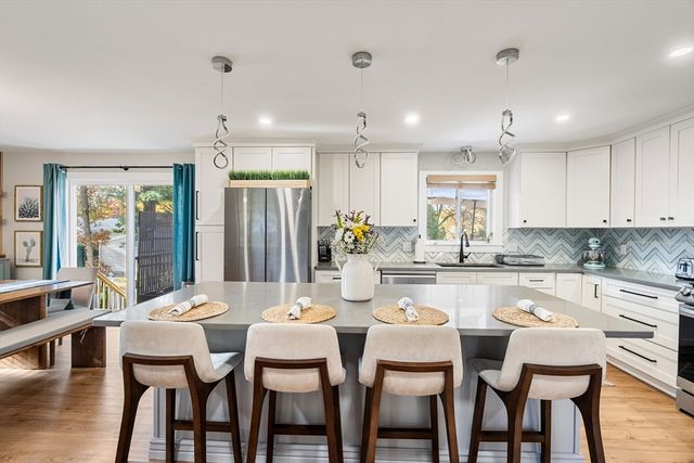 3 Robin Drive, Hudson, NH 03051