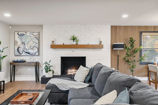 3 Robin Drive, Hudson, NH 03051