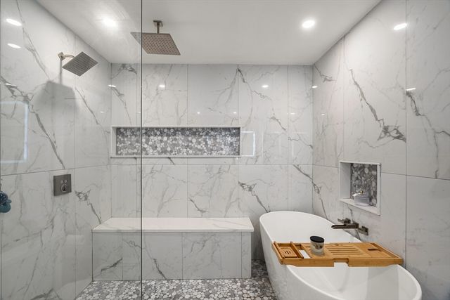 3 Robin Drive, Hudson, NH 03051