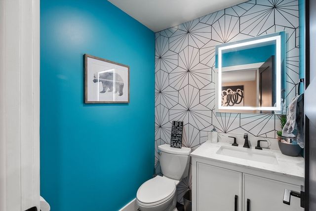 3 Robin Drive, Hudson, NH 03051