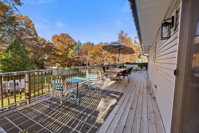 3 Robin Drive, Hudson, NH 03051