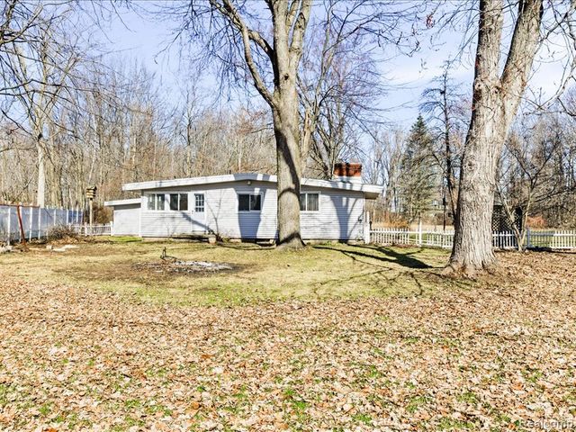 3325 Berry Drive, Burtchville, MI 48059