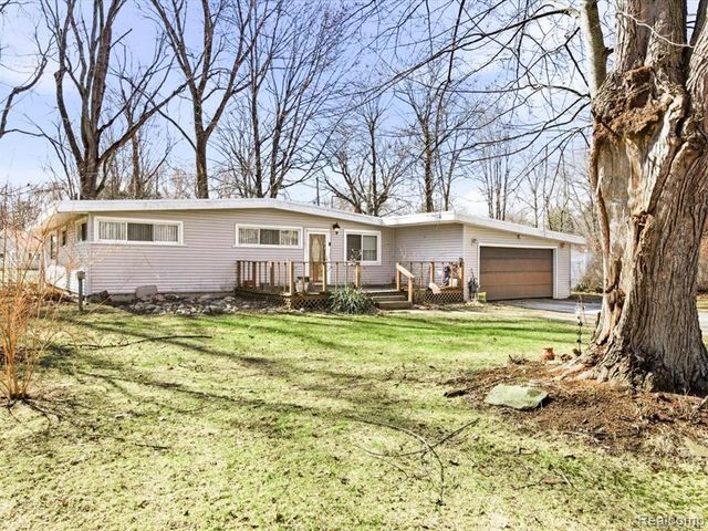 3325 Berry Drive, Burtchville, MI 48059