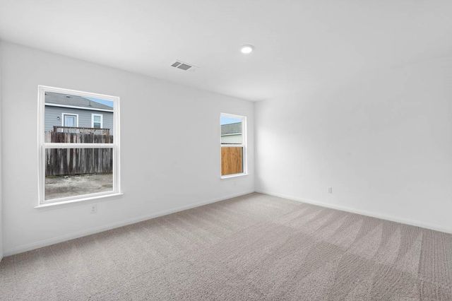 125 Paradise Canyon DR, Jarrell, TX 76537