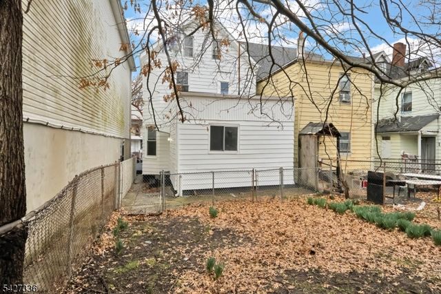 106 S 11Th St, Newark City, NJ 07107