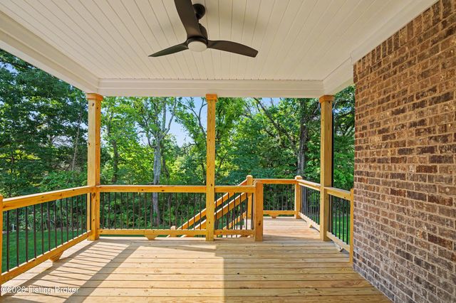 13425 Riggs Lake Ln, Louisville, KY 40299