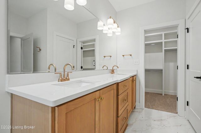 13425 Riggs Lake Ln, Louisville, KY 40299