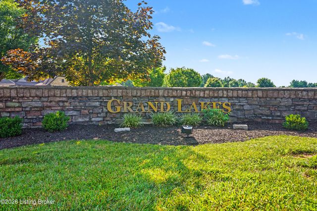 13425 Riggs Lake Ln, Louisville, KY 40299