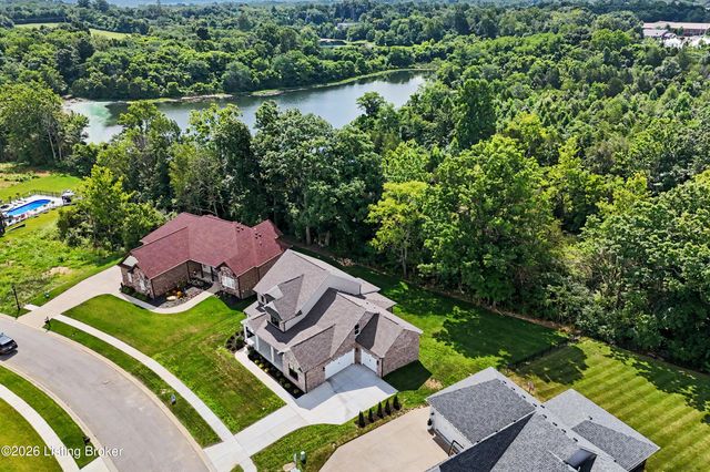 13425 Riggs Lake Ln, Louisville, KY 40299