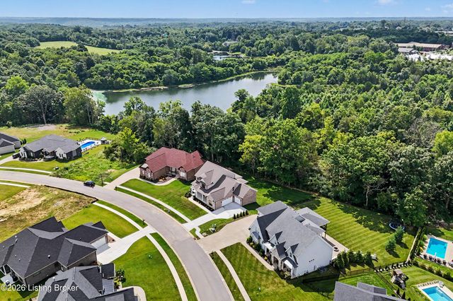 13425 Riggs Lake Ln, Louisville, KY 40299