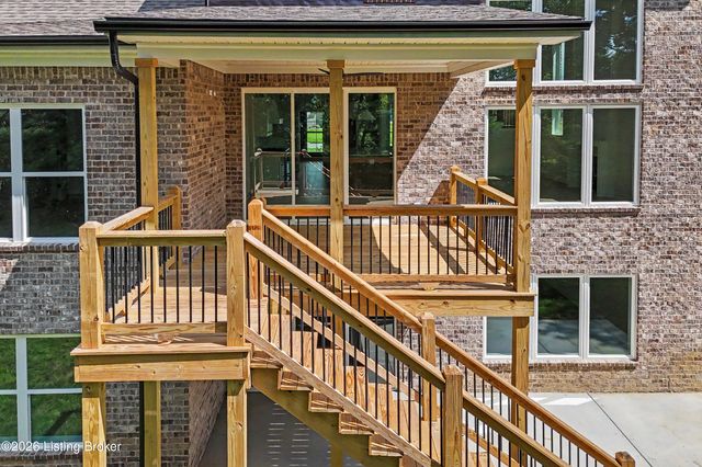 13425 Riggs Lake Ln, Louisville, KY 40299