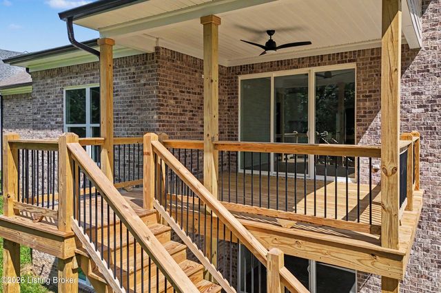 13425 Riggs Lake Ln, Louisville, KY 40299