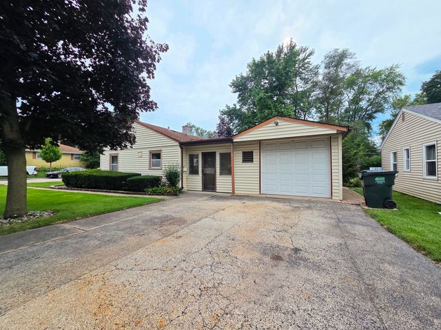336 E ORCHARD Street, Mundelein, IL 60060