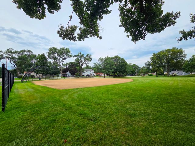 336 E ORCHARD Street, Mundelein, IL 60060
