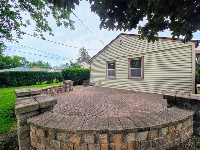 336 E ORCHARD Street, Mundelein, IL 60060