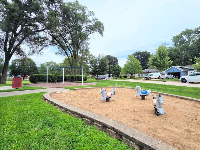 336 E ORCHARD Street, Mundelein, IL 60060