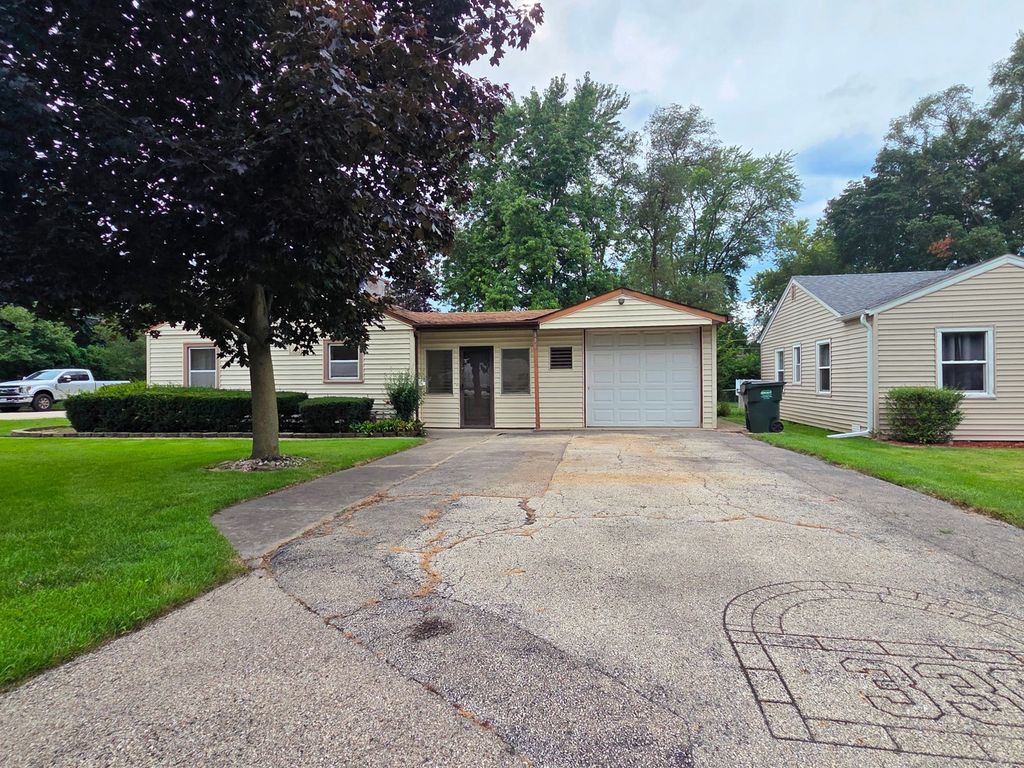 336 E ORCHARD Street, Mundelein, IL 60060