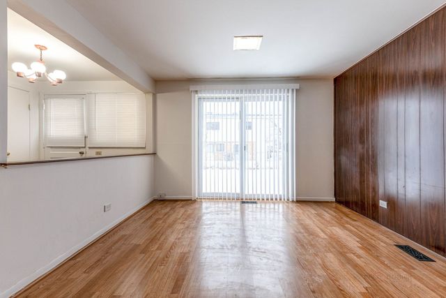 9260 Dee Road, Des Plaines, IL 60016