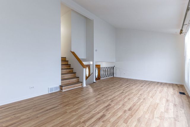 9260 Dee Road, Des Plaines, IL 60016