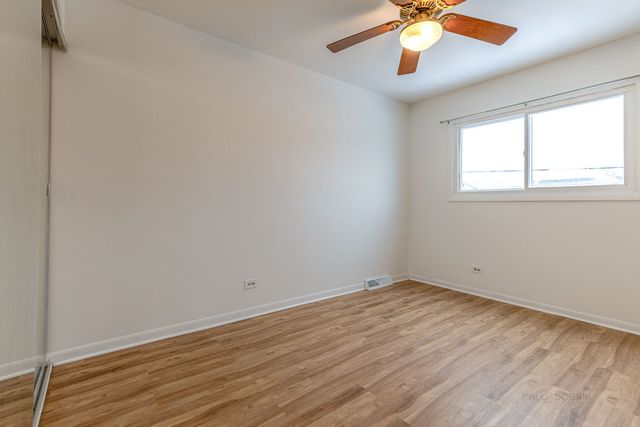 9260 Dee Road, Des Plaines, IL 60016