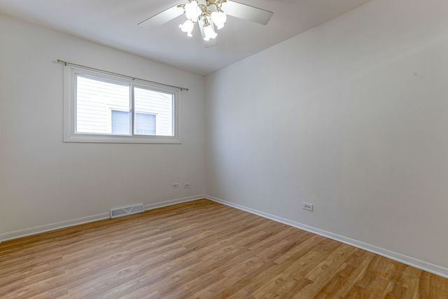 9260 Dee Road, Des Plaines, IL 60016