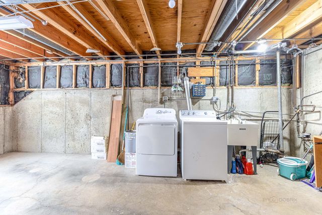 9260 Dee Road, Des Plaines, IL 60016