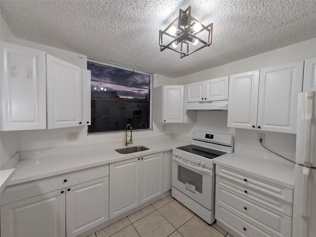 1788 NW 55th Avenue 204, Lauderhill, FL 33313