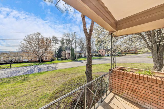 2240 Pommel DR, Roanoke, VA 24018