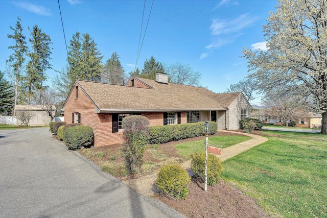 2240 Pommel DR, Roanoke, VA 24018