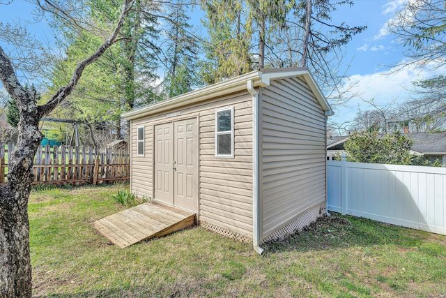 2240 Pommel DR, Roanoke, VA 24018